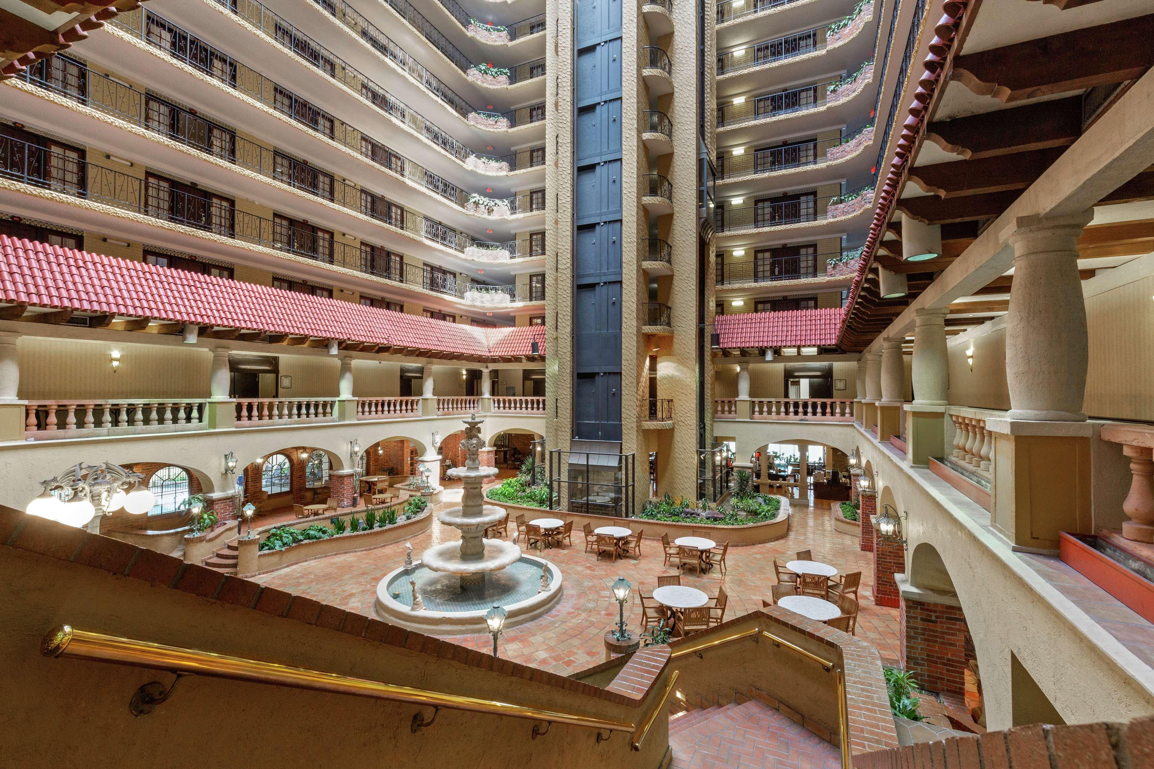 Embassy By Hilton Kansas Plaza Kansas City
