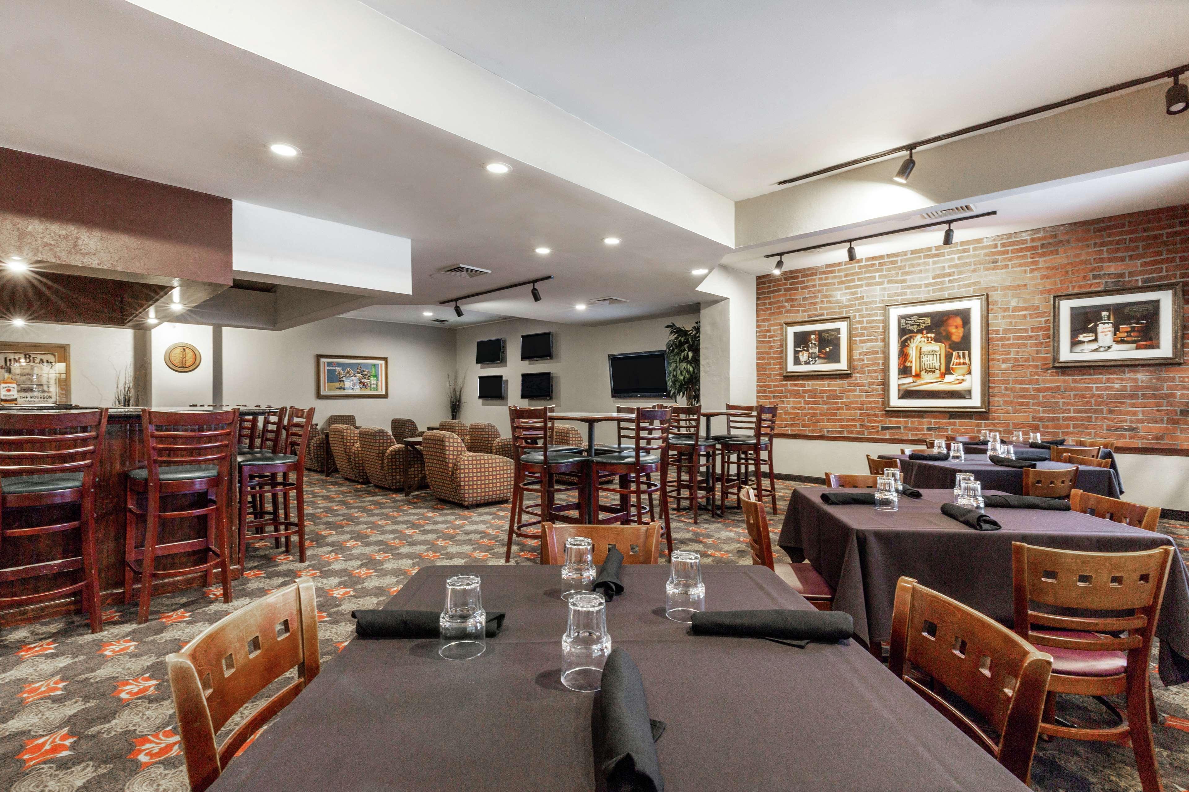 Hotel Embassy By Hilton Kansas Plaza Kansas City