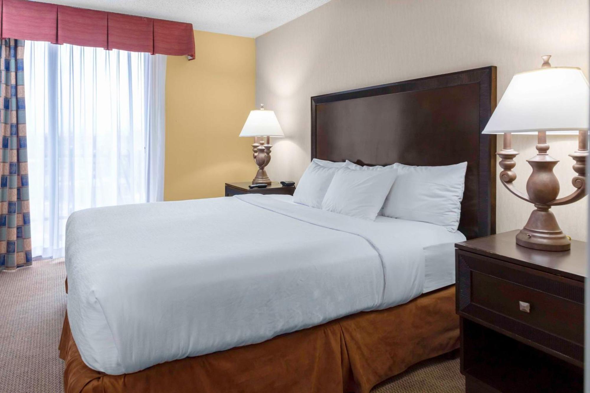 Embassy By Hilton Kansas Plaza 4* Kansas City
