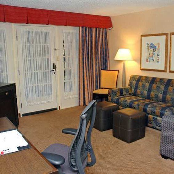 Hotel Embassy By Hilton Kansas Plaza 4*